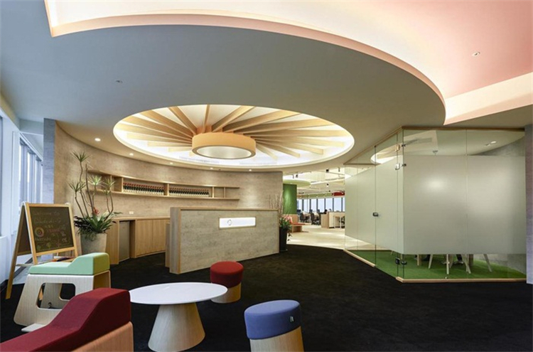 超現(xiàn)實(shí)主義辦公空間：突破傳統(tǒng)，激發(fā)創(chuàng)意